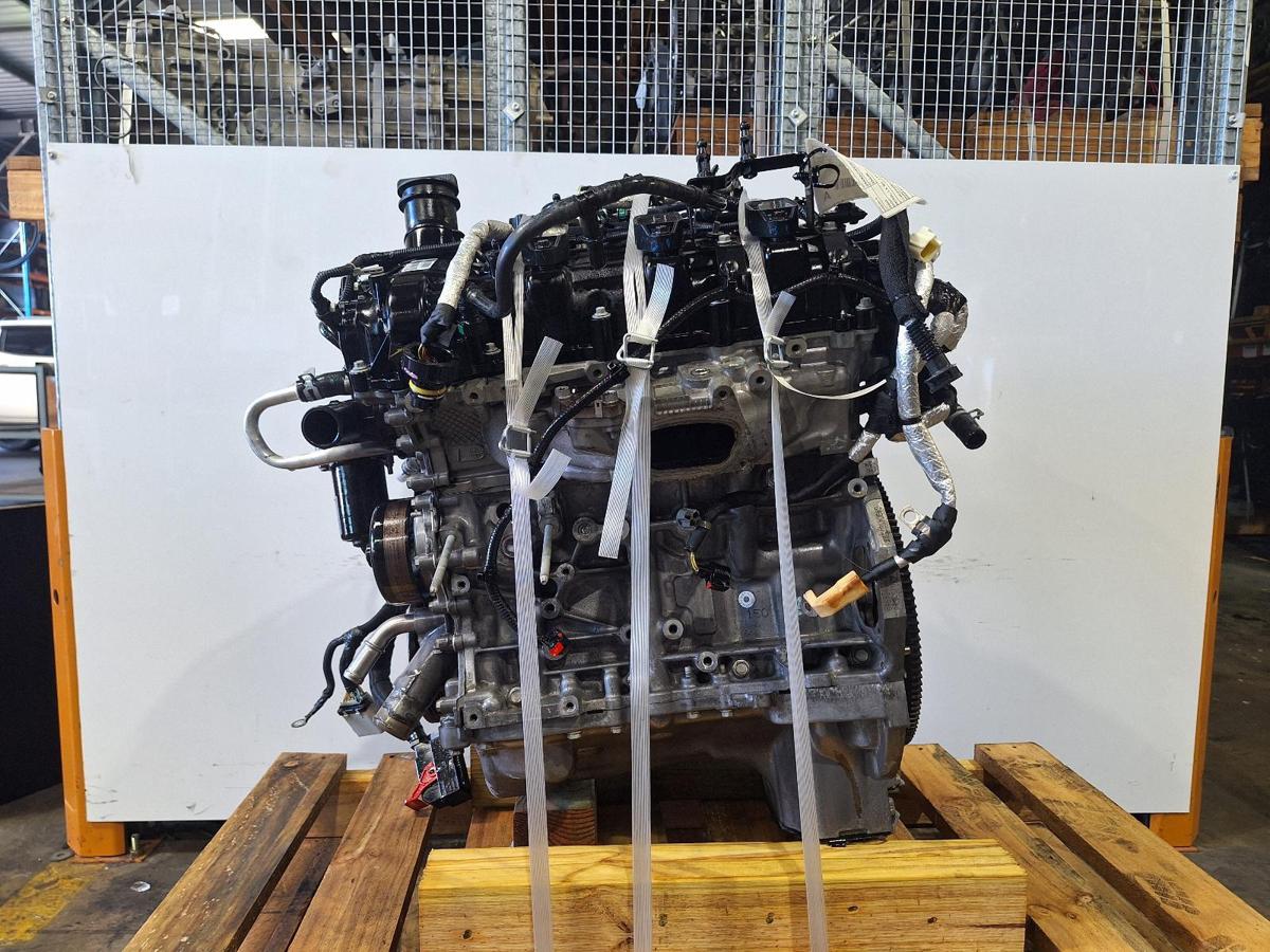 1000877293-Engine LHS