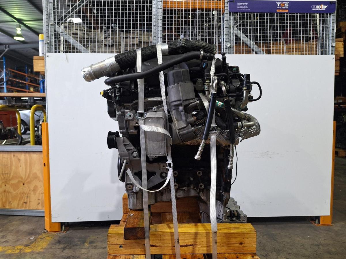 1000882132-Engine LHS