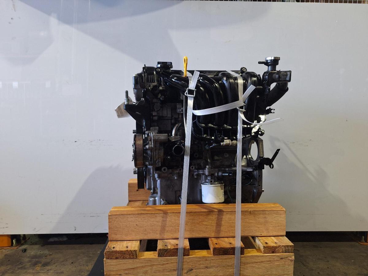 1000903843-Engine LHS