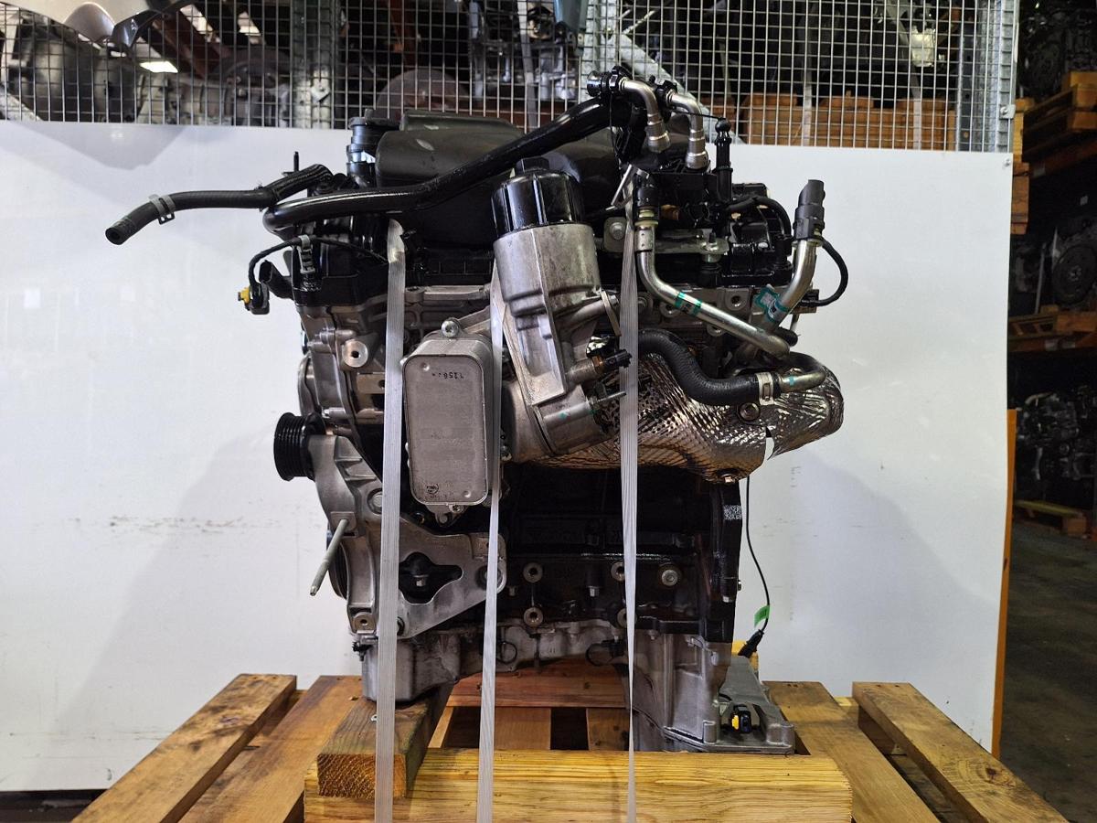 1000924704-Engine LHS