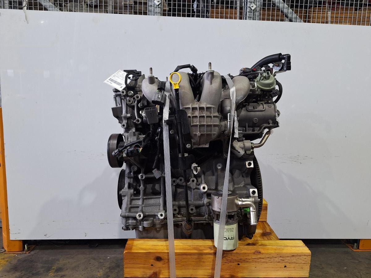 1000882883-Engine LHS