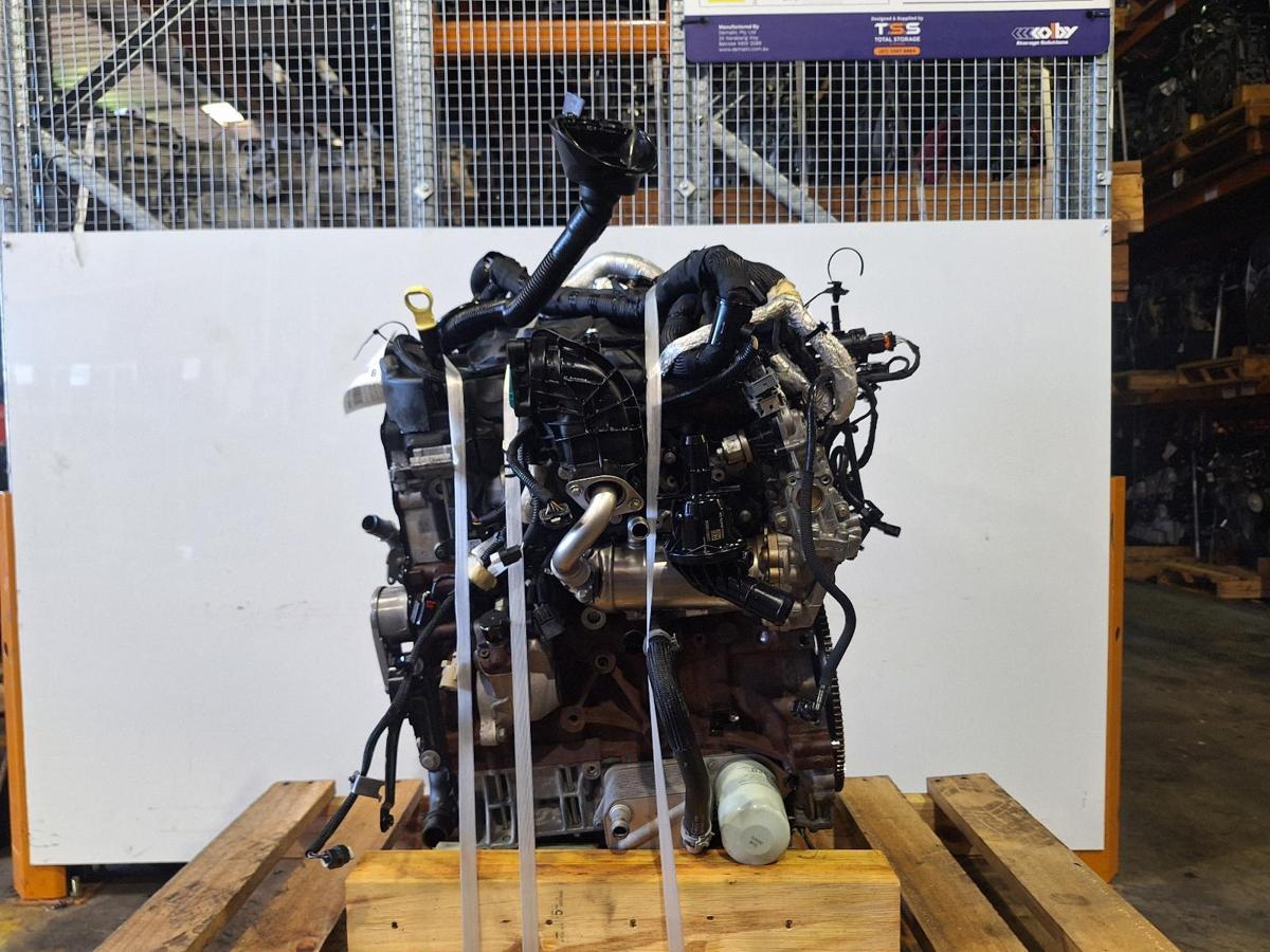 1000886663-Engine LHS