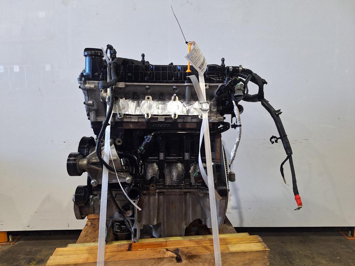 1000888422-Engine LHS