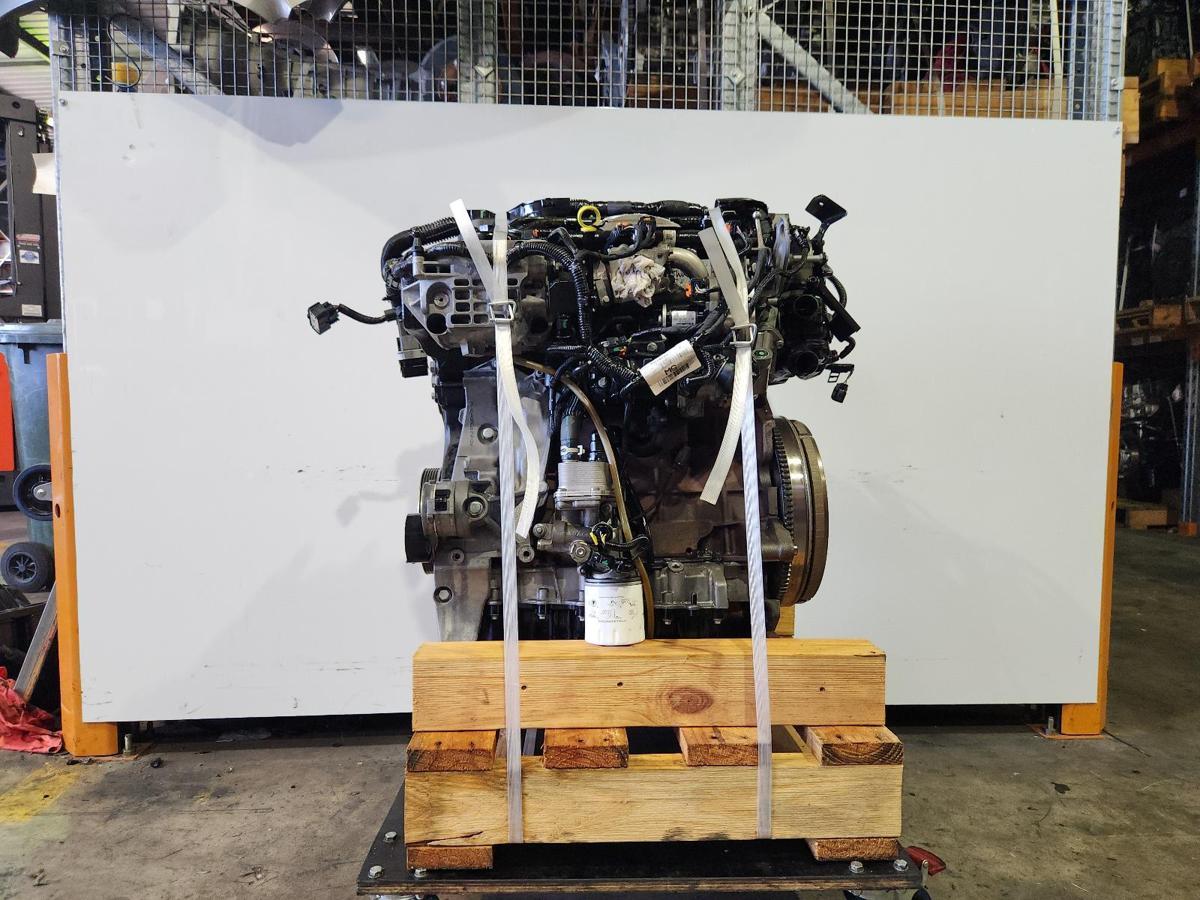 1000901765-Engine LHS