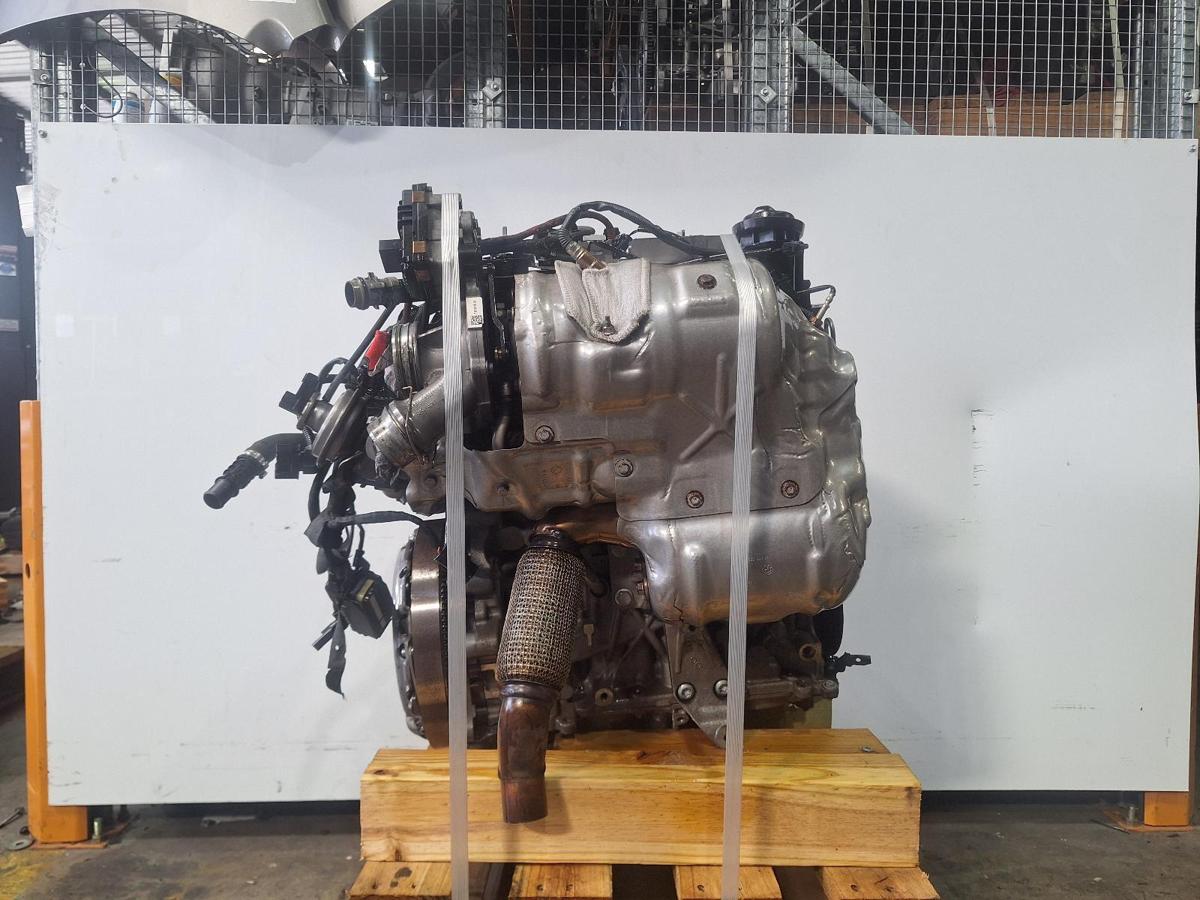 1000906581-Engine LHS