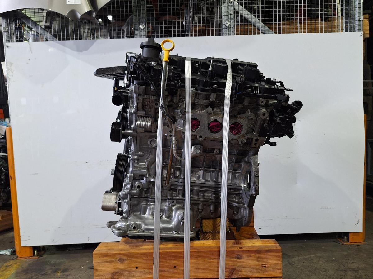 1000906712-Engine LHS
