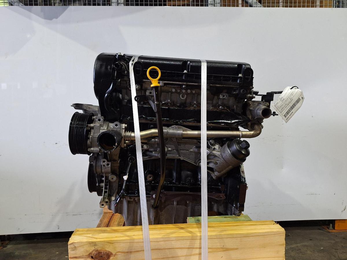 1000911586-Engine LHS