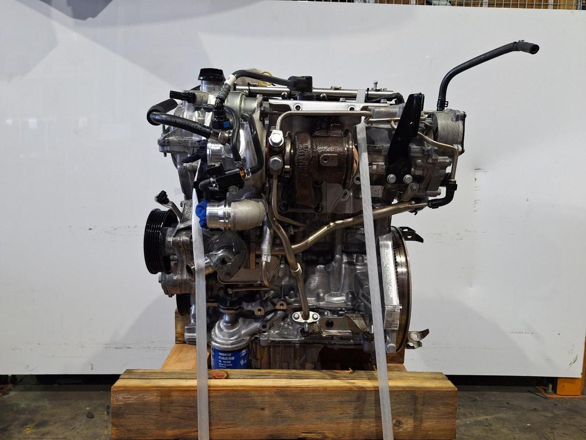 1000912990-Engine LHS
