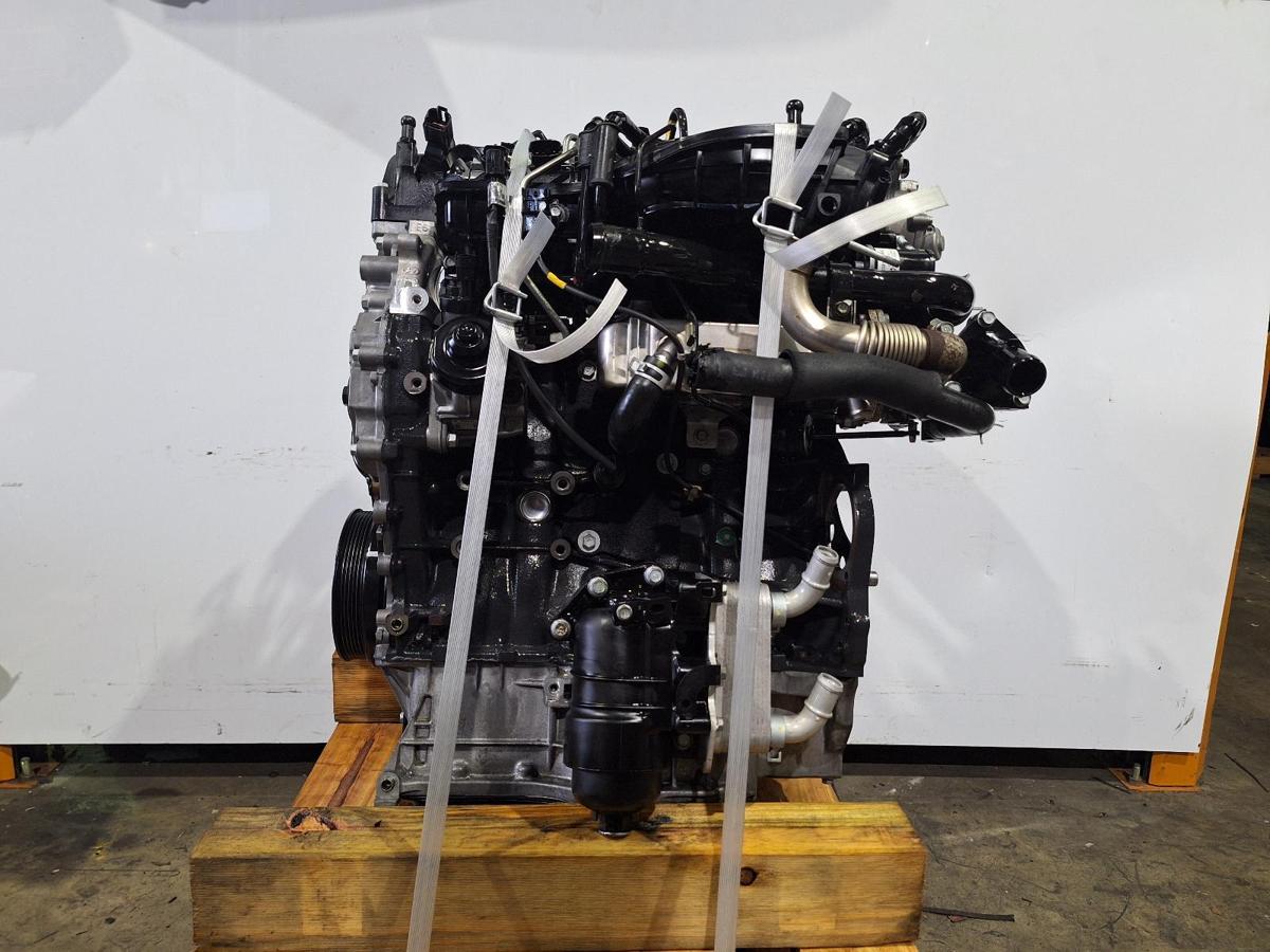 1000913941-Engine LHS
