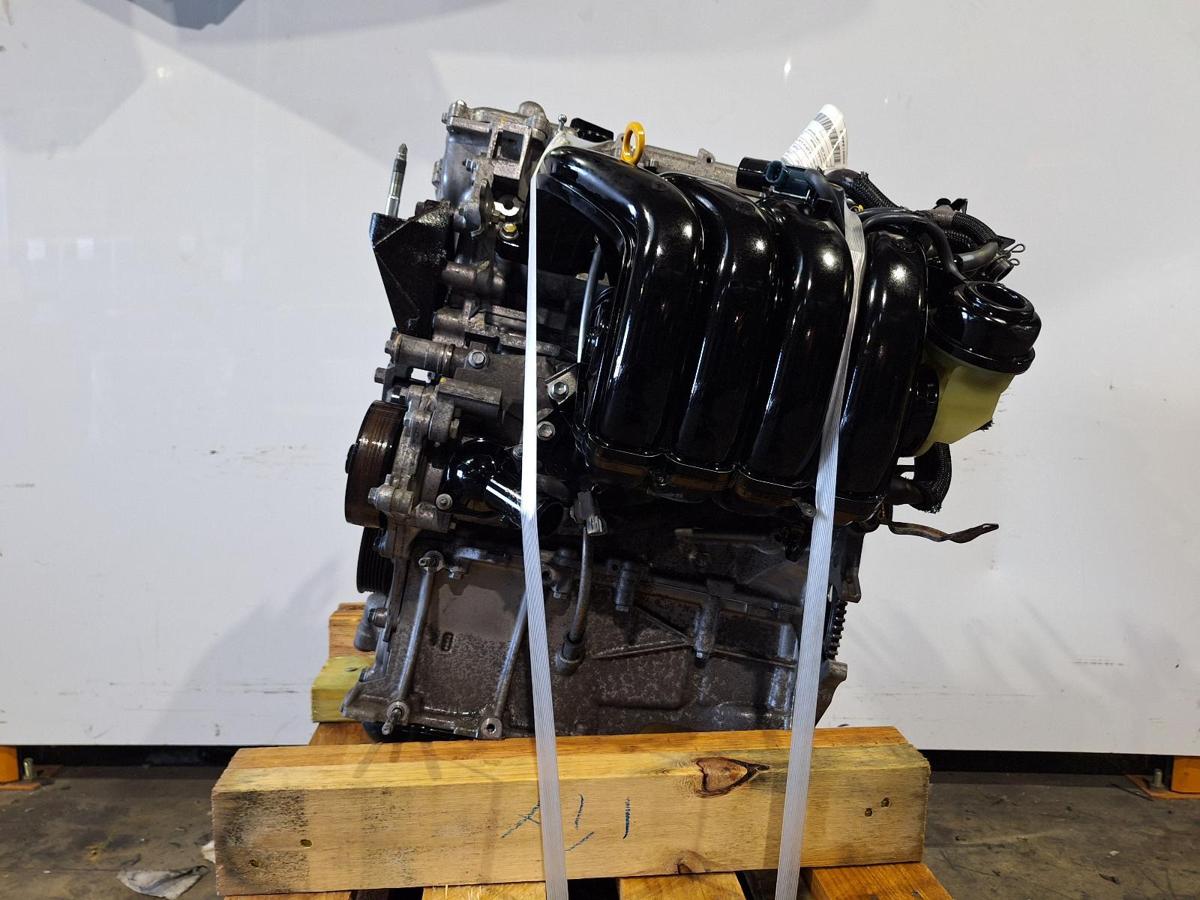 1000915875-Engine LHS