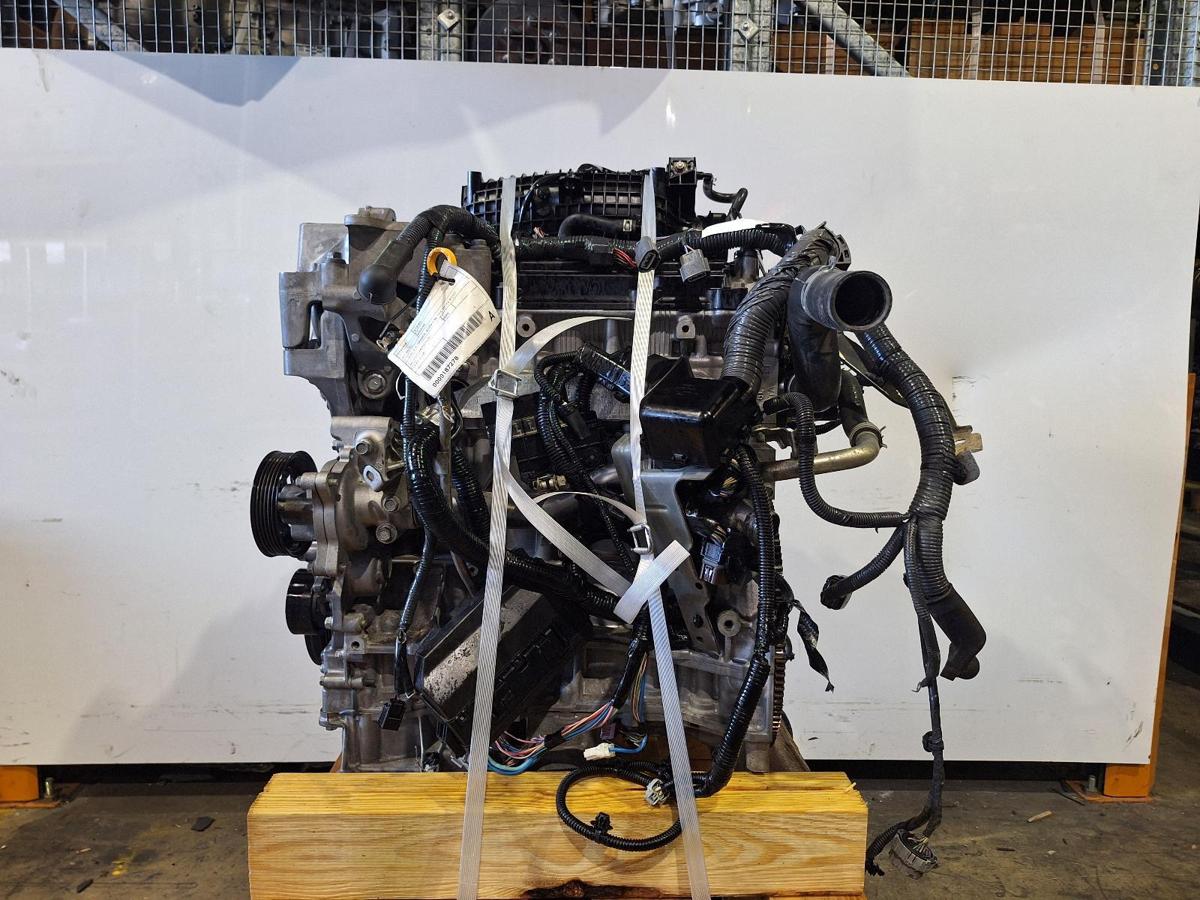 1000932022-Engine LHS