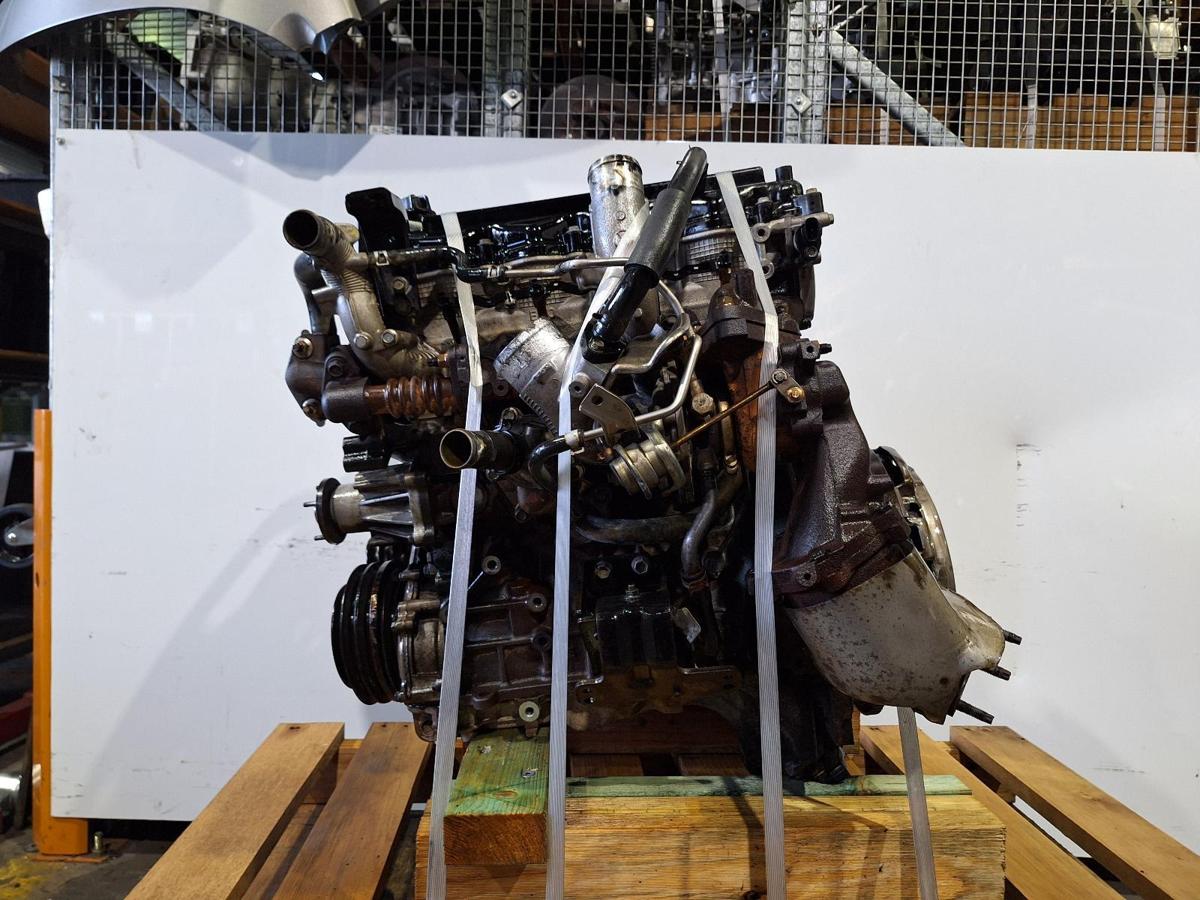 1000932806-Engine LHS