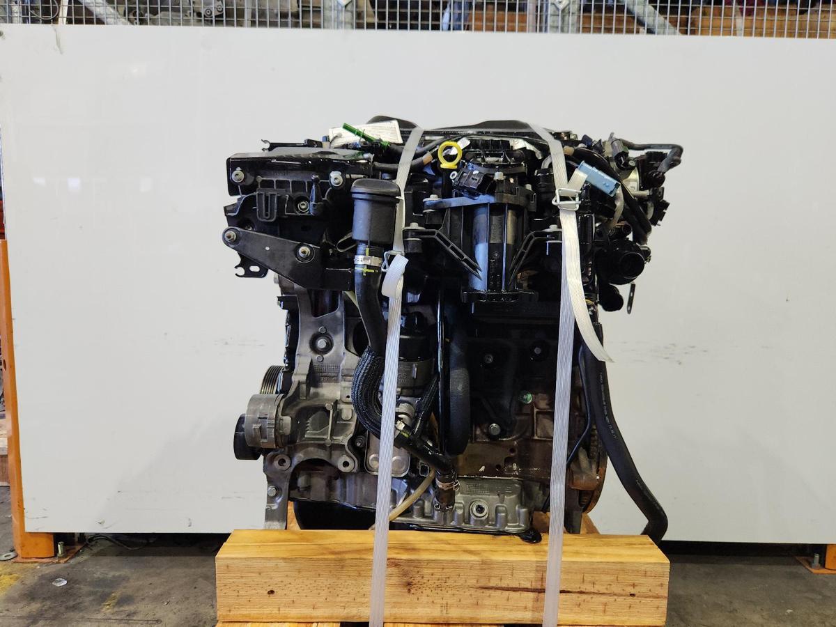 1000881369-Engine LHS