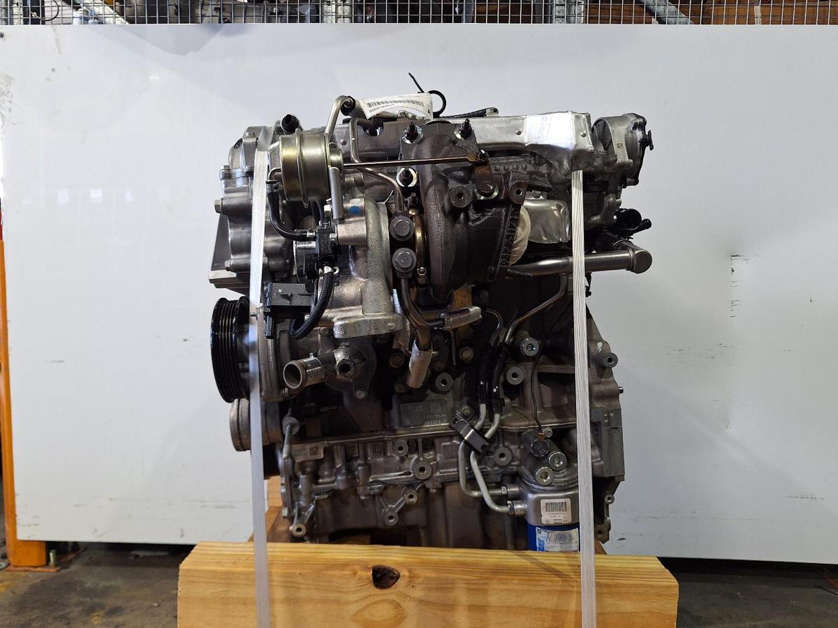 1000906814-Engine LHS