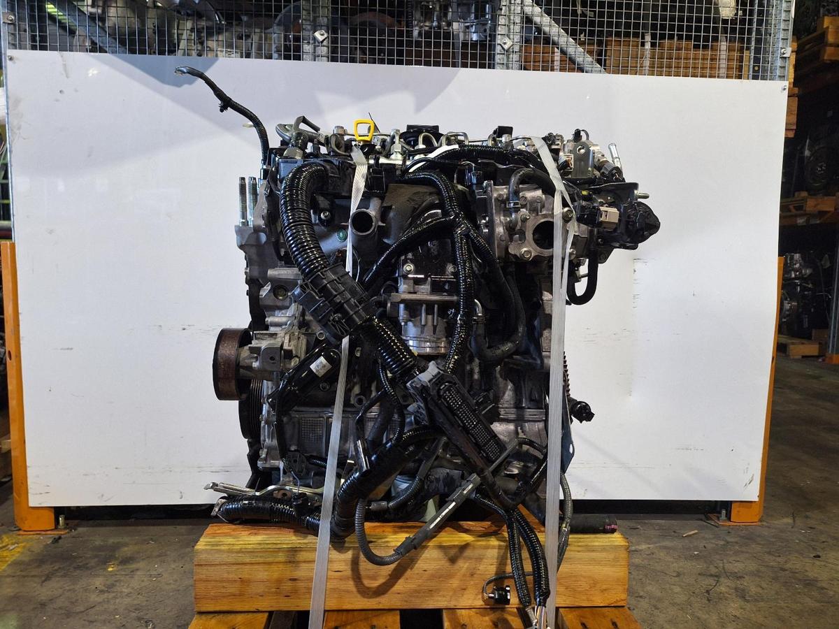 1000921718-Engine LHS