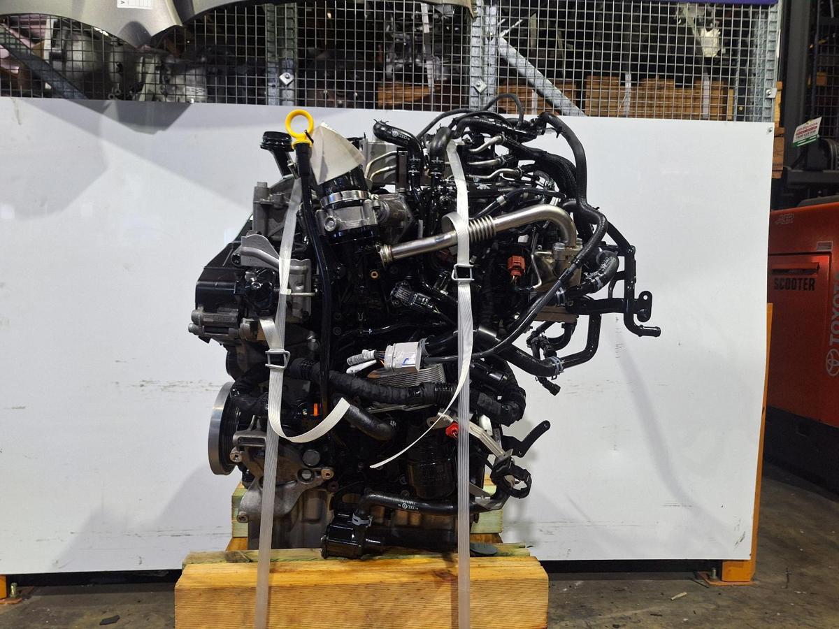1000926610-Engine LHS