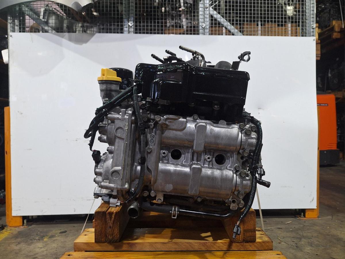 1000932800-Engine LHS