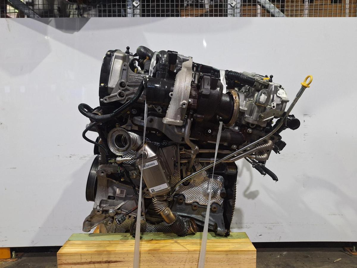 1000934069-Engine LHS