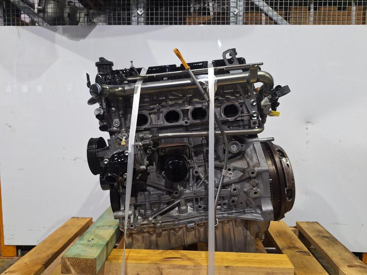 1000934055-Engine LHS