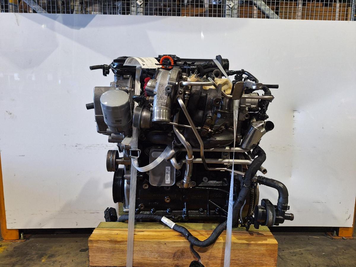 1000937908-Engine LHS