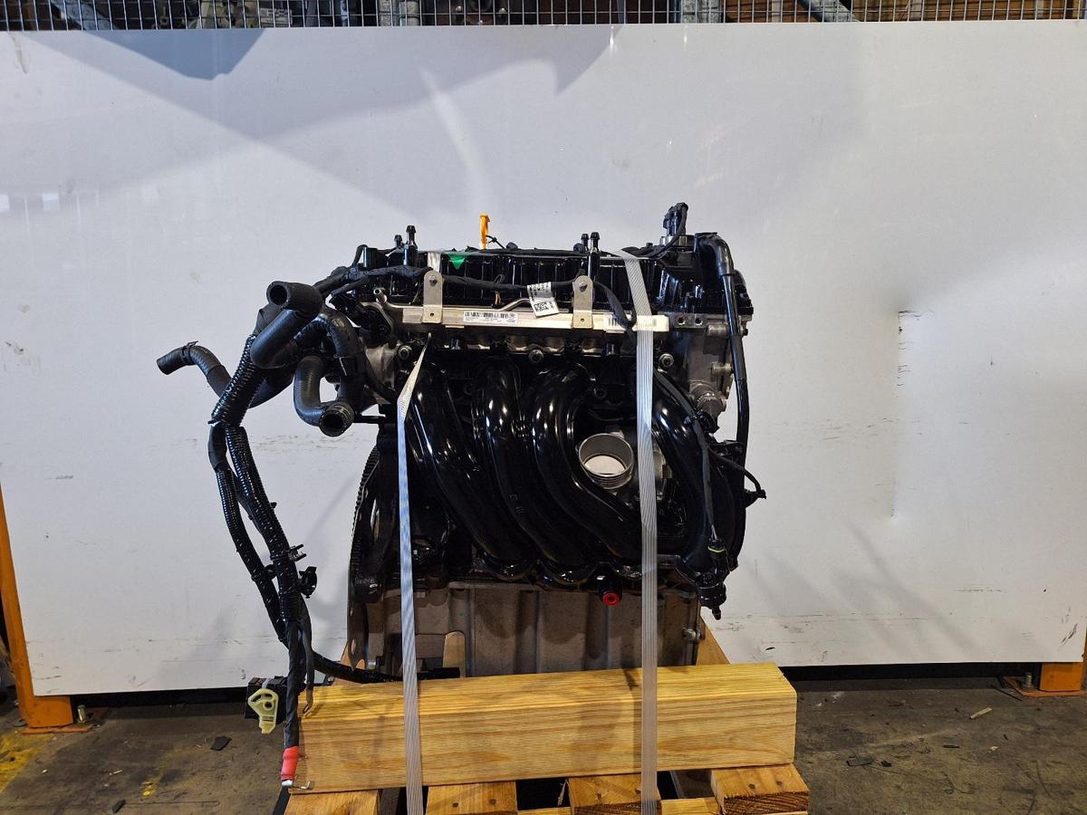 1000930317-Engine RHS