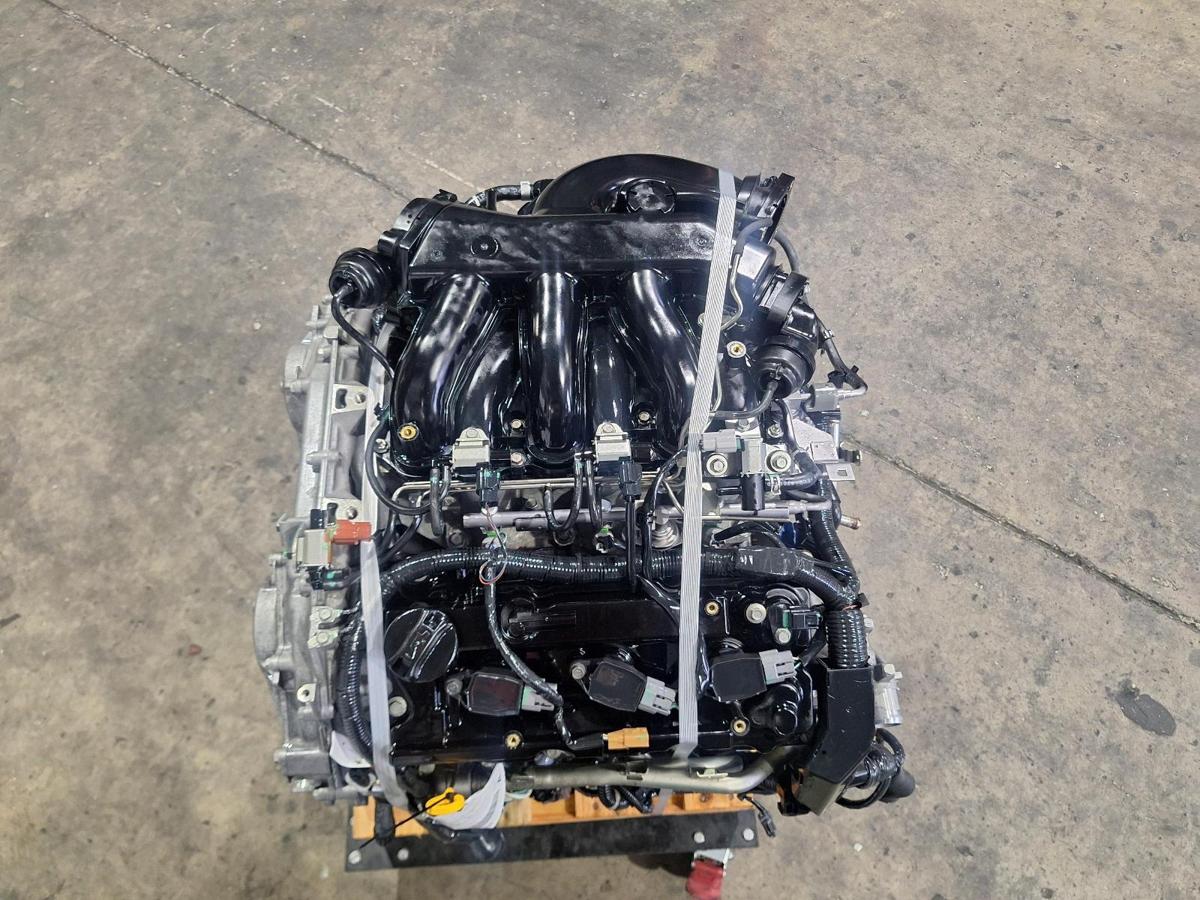 1000906820-Engine Top