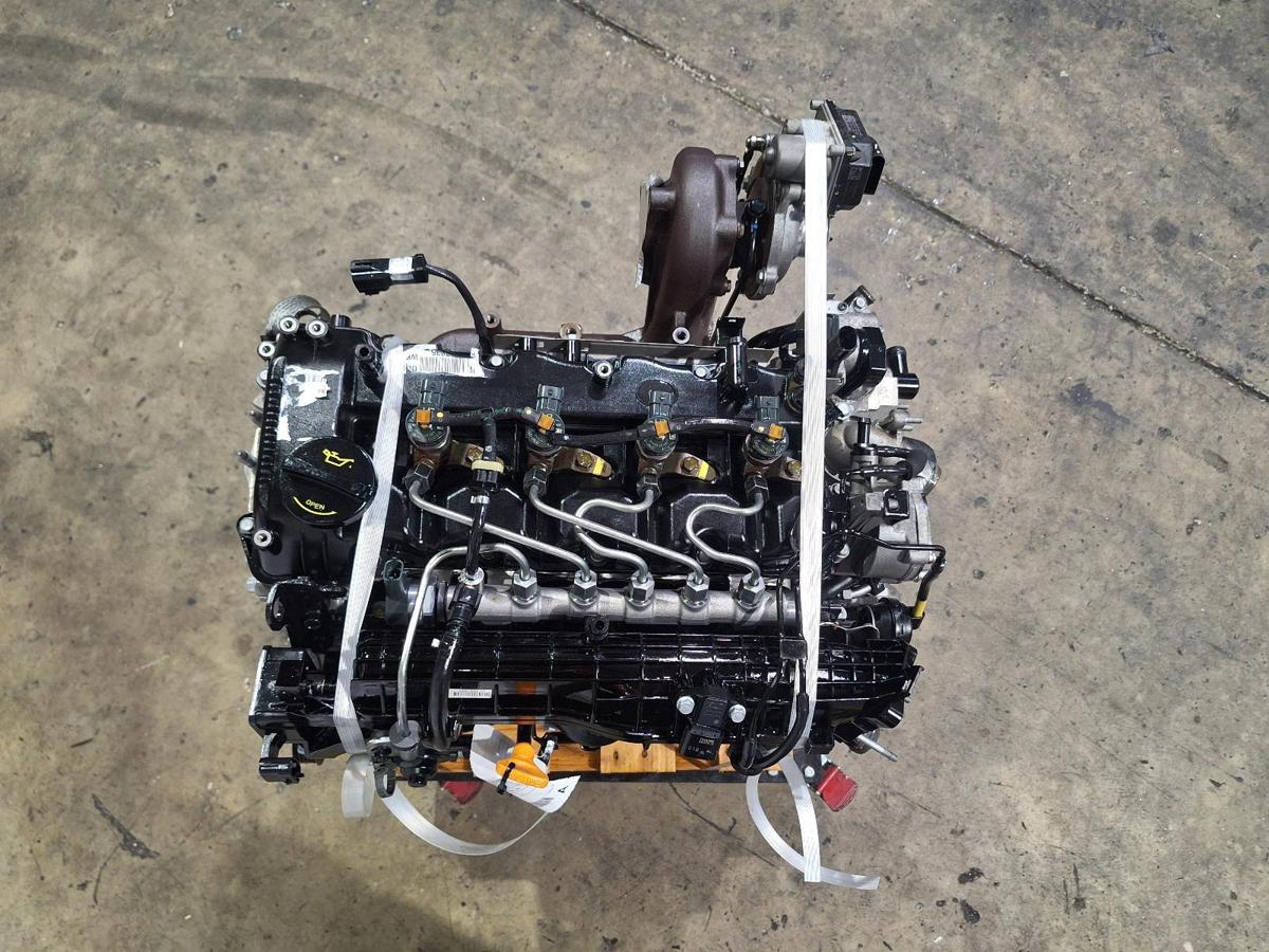 1000932804-Engine Top