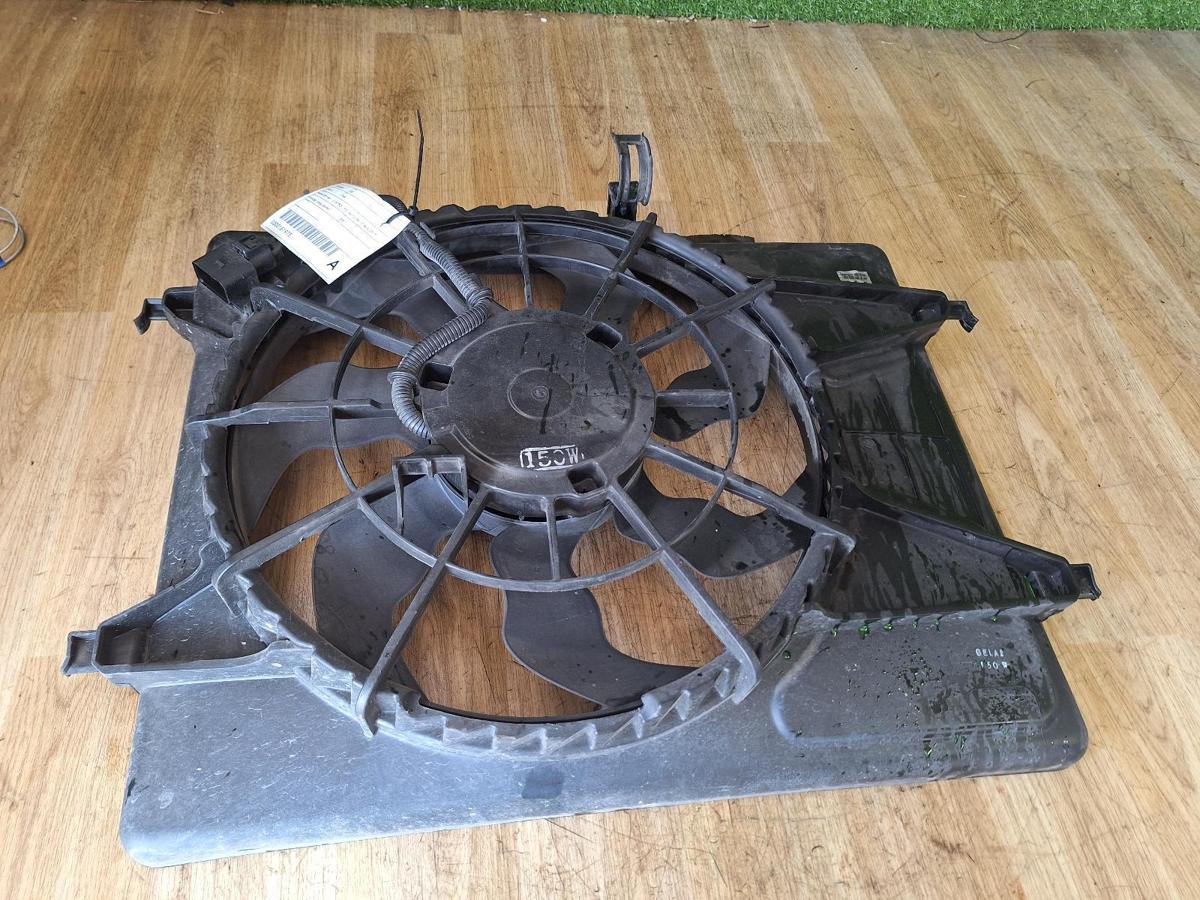 1000903341-Fan Radiator Top