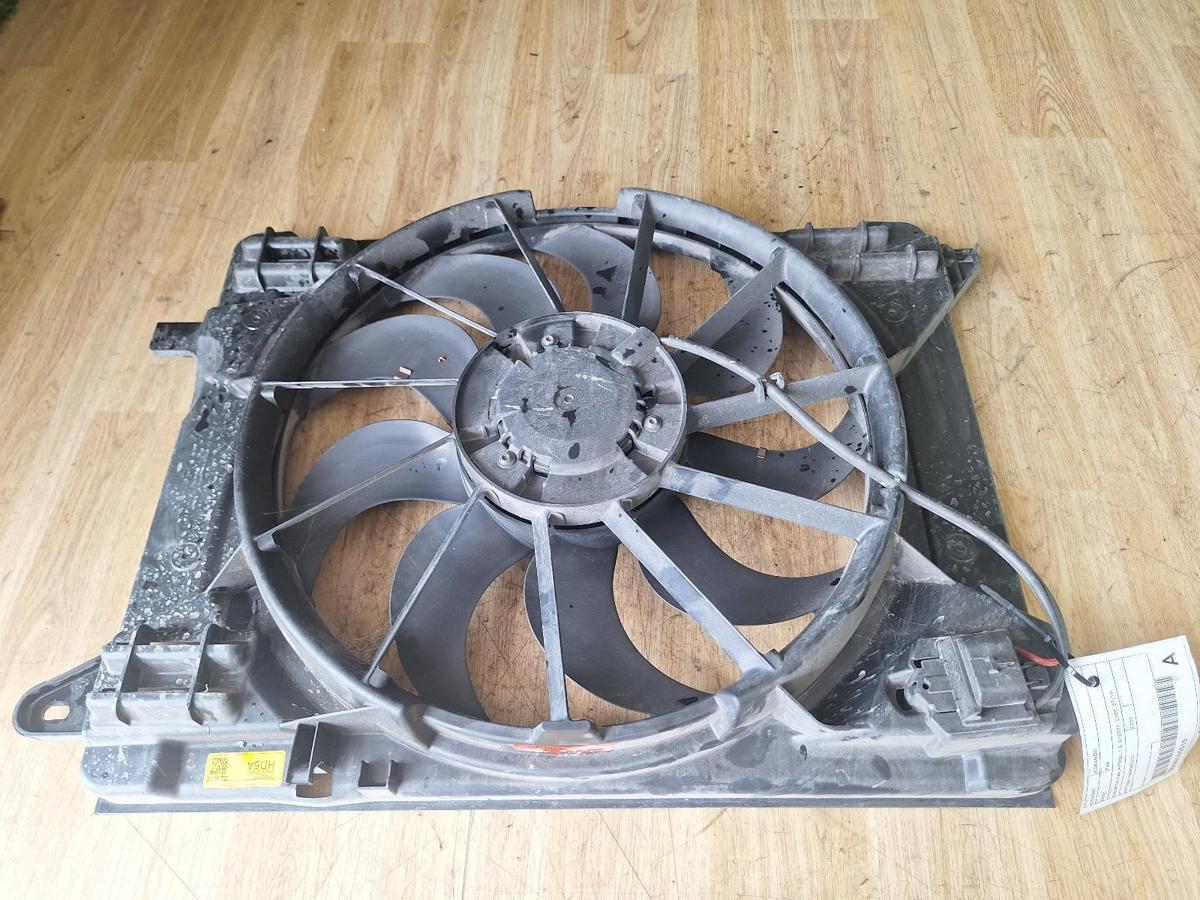 1000893577-Fan Radiator Top