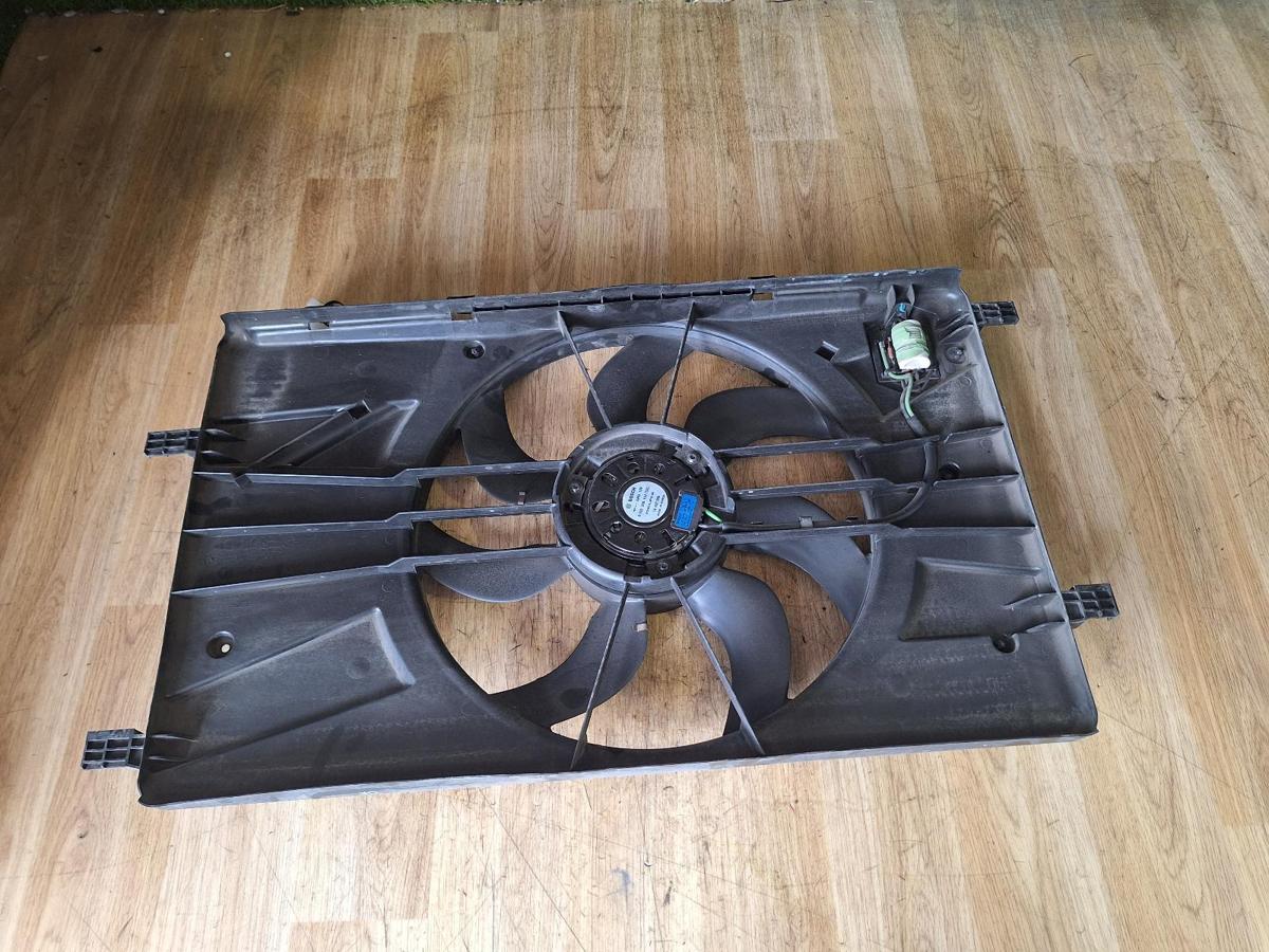 1000903480-Fan Radiator Top