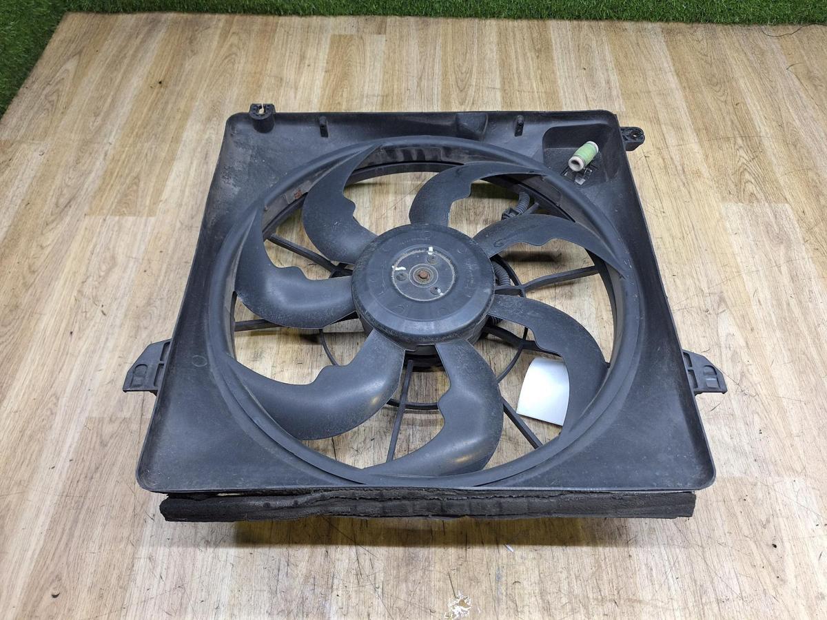 1000933099-Fan Radiator Top