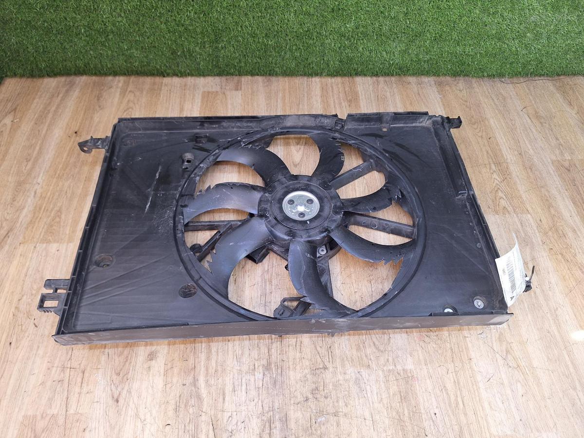 1000930979-Fan Radiator Top