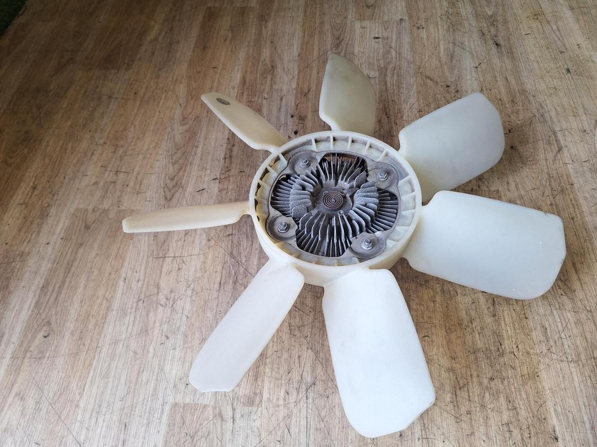 1000902864-Fan Top