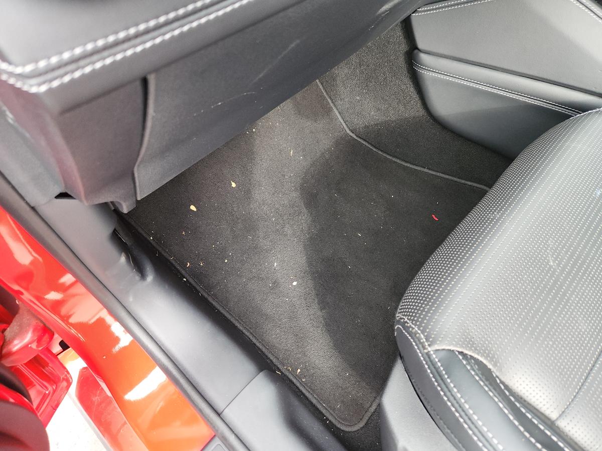 1000914983-Floor Mats_Boot Liner Left Front