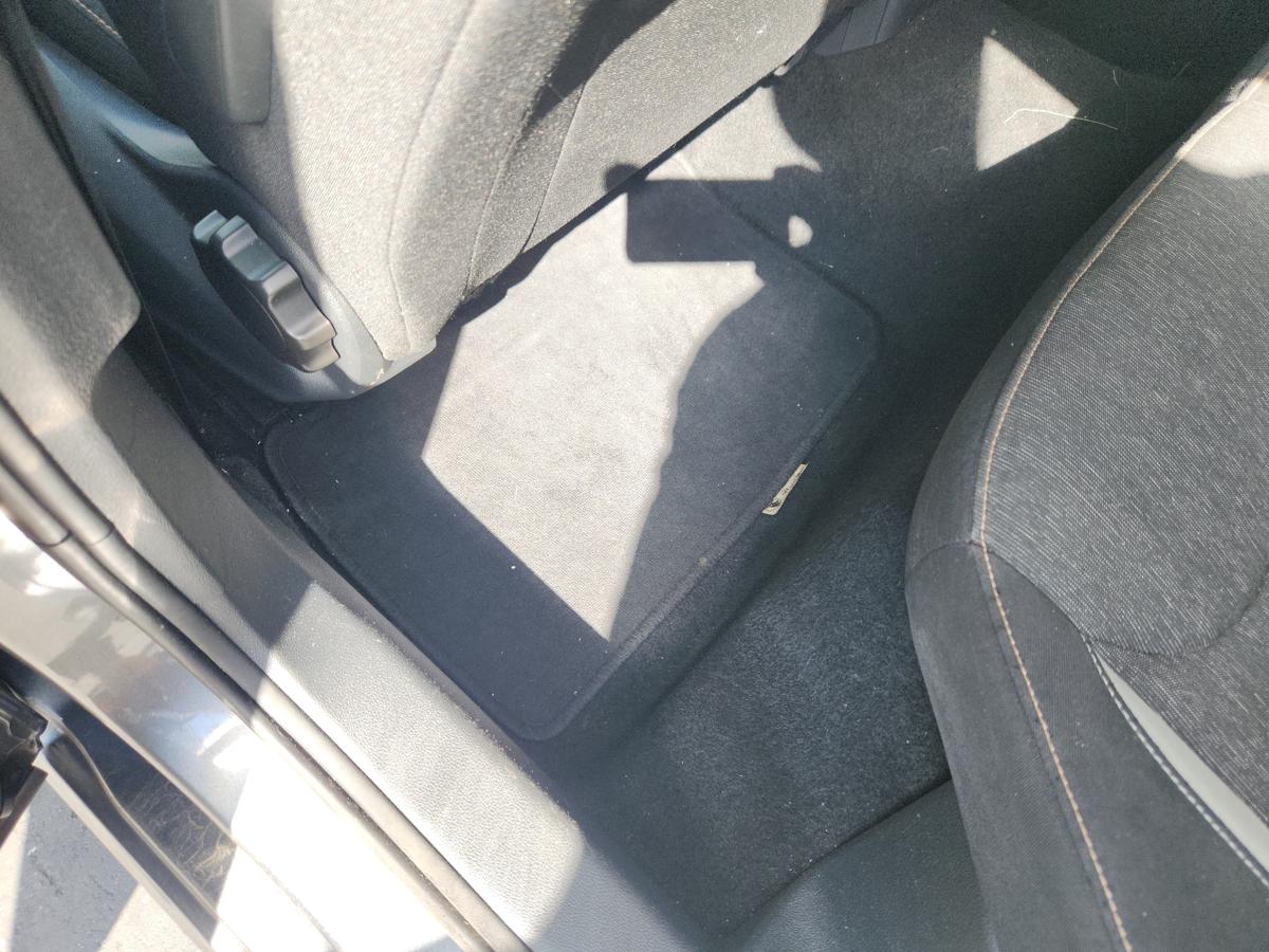 1000942140-Floor Mats_Boot Liner Left Rear