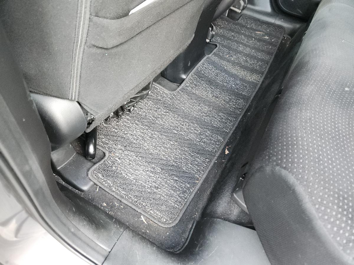 1000946049-Floor Mats_Boot Liner Left Rear