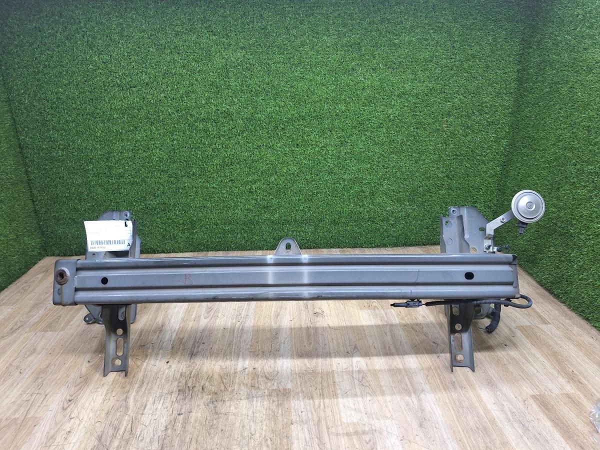 1000935579-Front Bar Brkt/Reinforcement Front