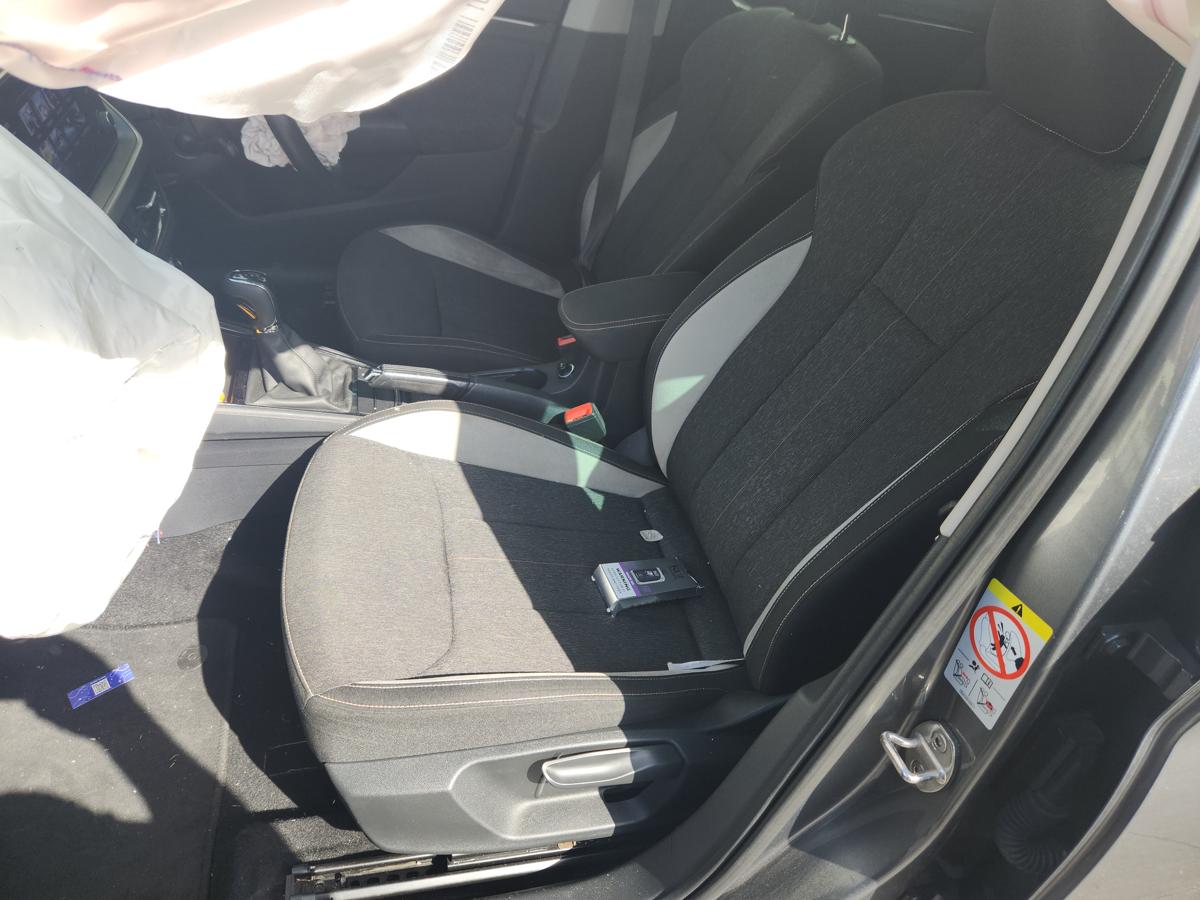 1000942131-Front Seat Left