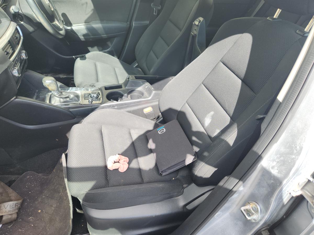 1000943420-Front Seat Left