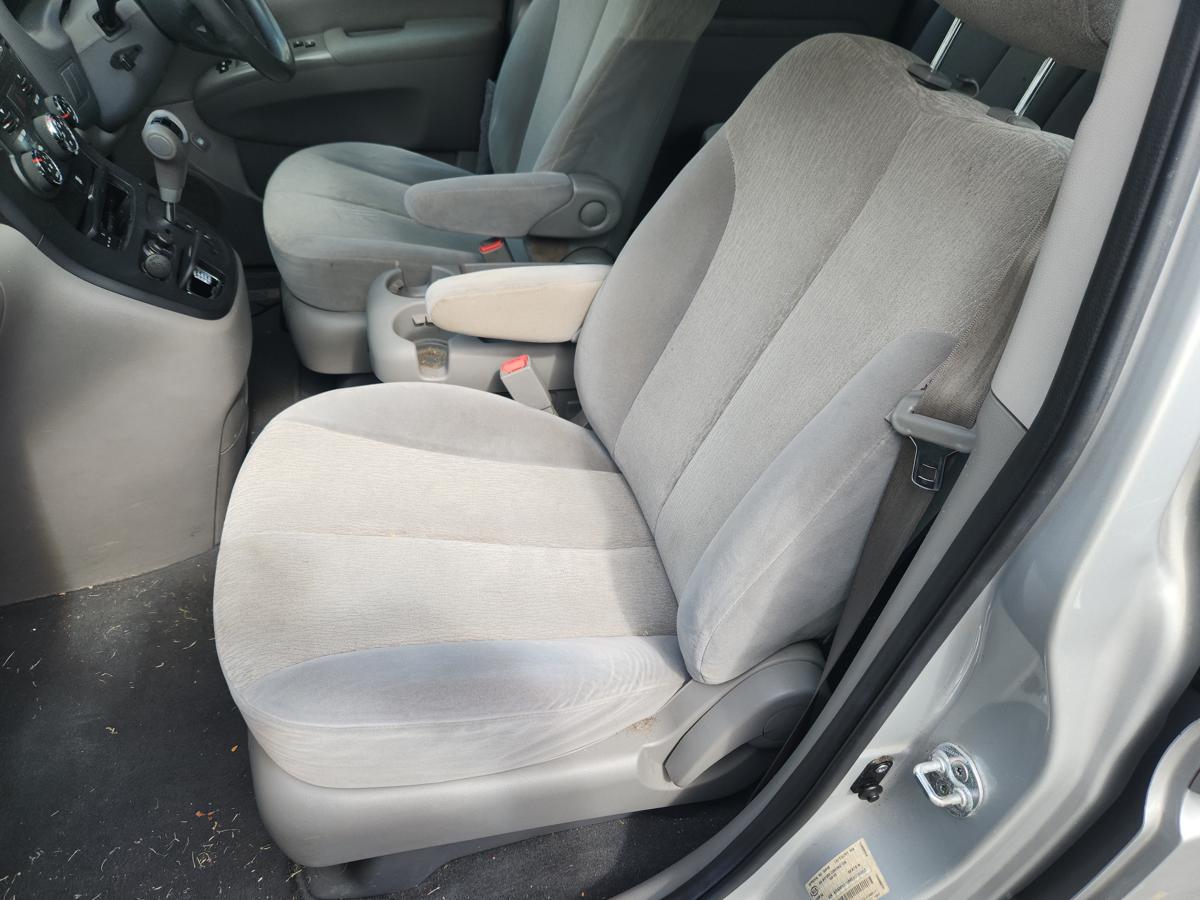 1000943573-Front Seat Left