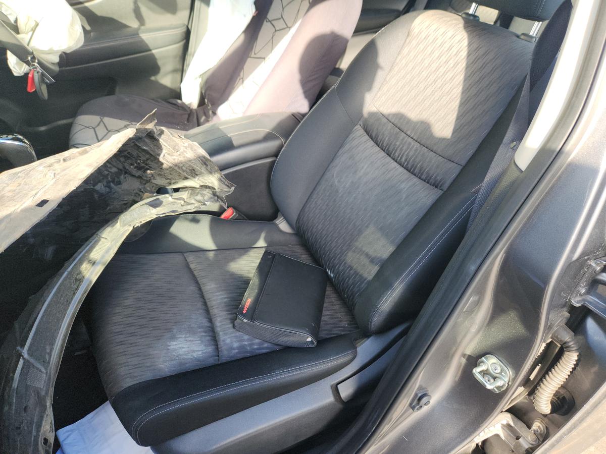 1000933908-Front Seat Left