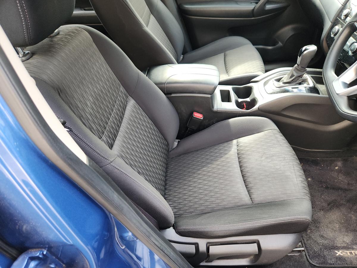 1000939049-Front Seat Right