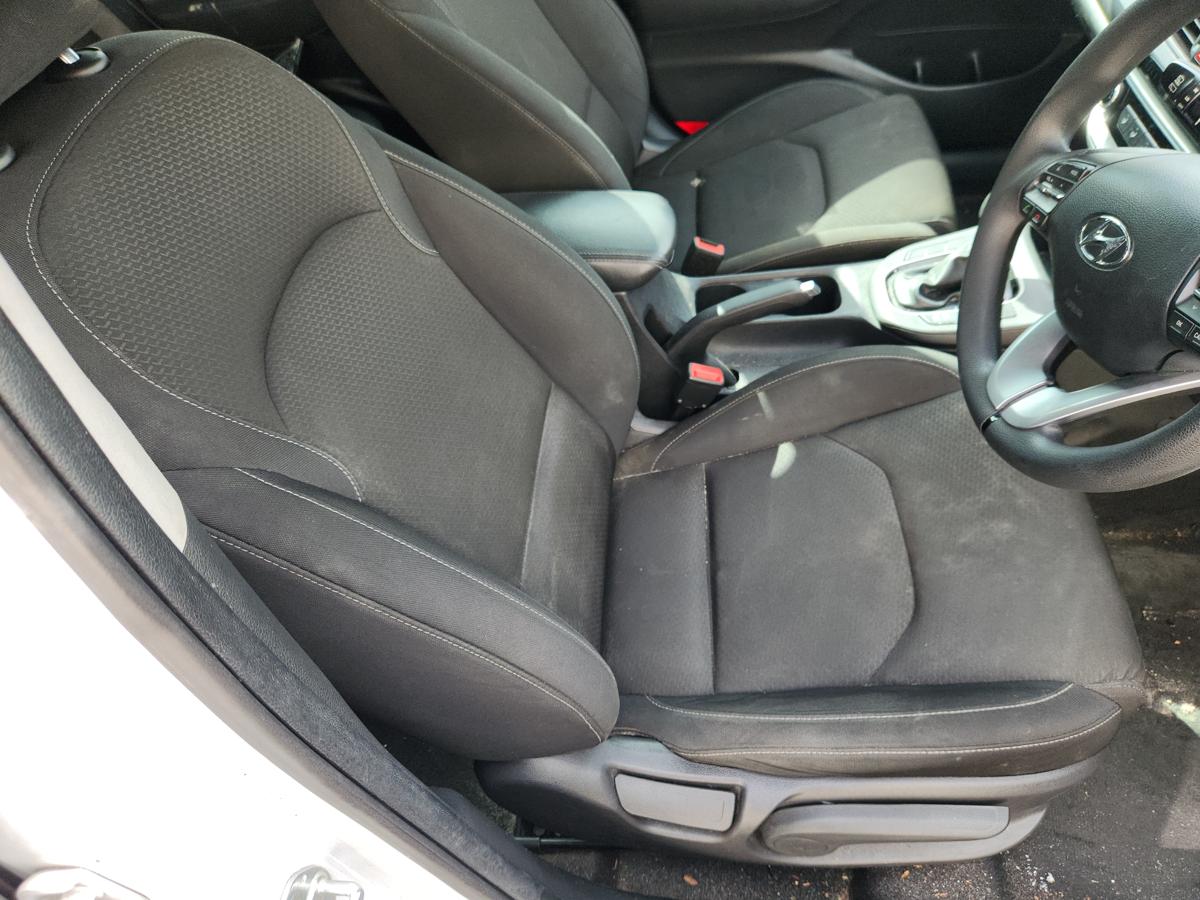 1000935256-Front Seat Right