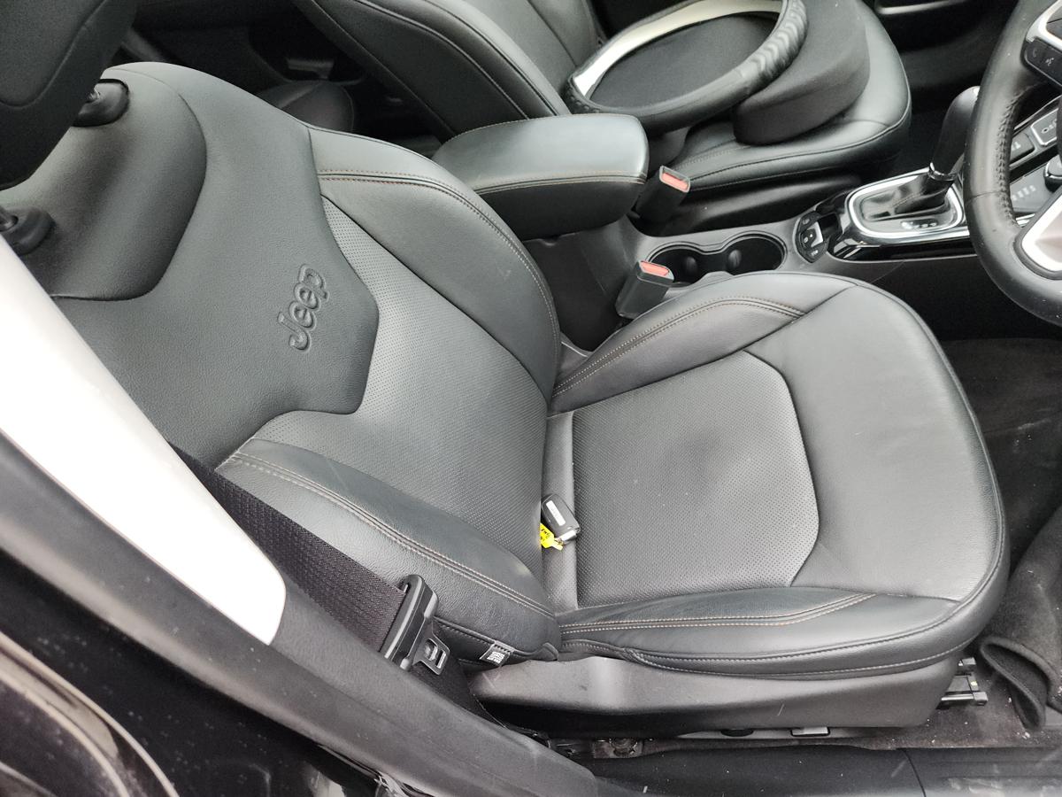 1000936843-Front Seat Right