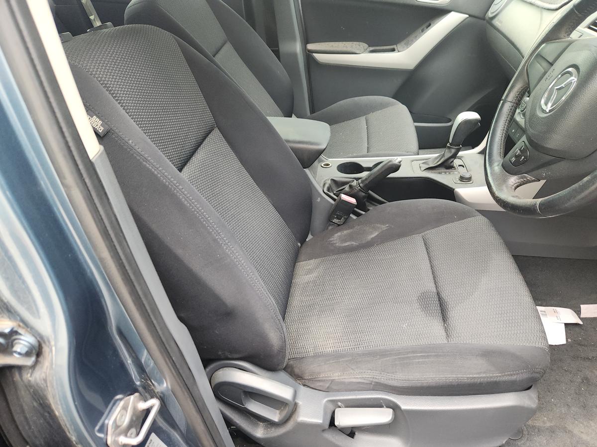 1000941025-Front Seat Right