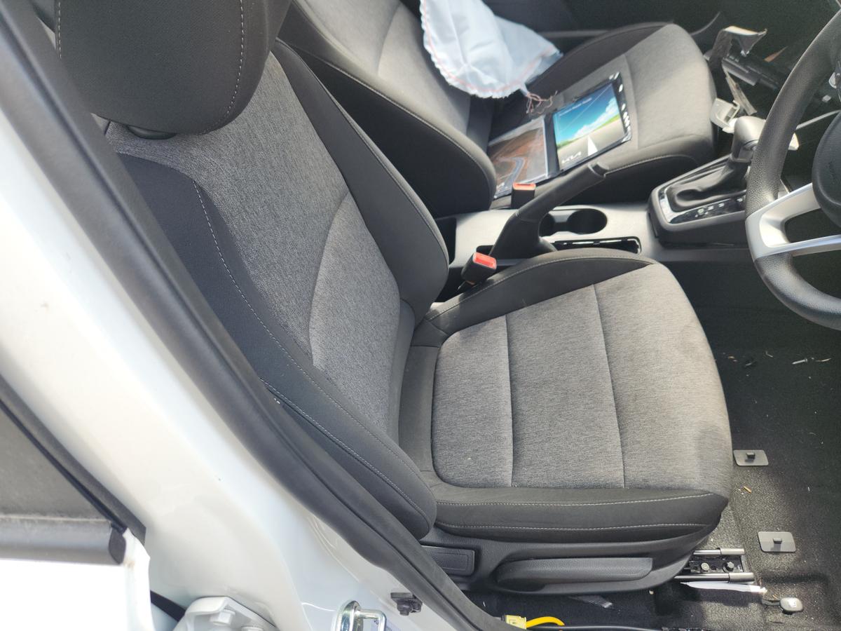 1000942556-Front Seat Right