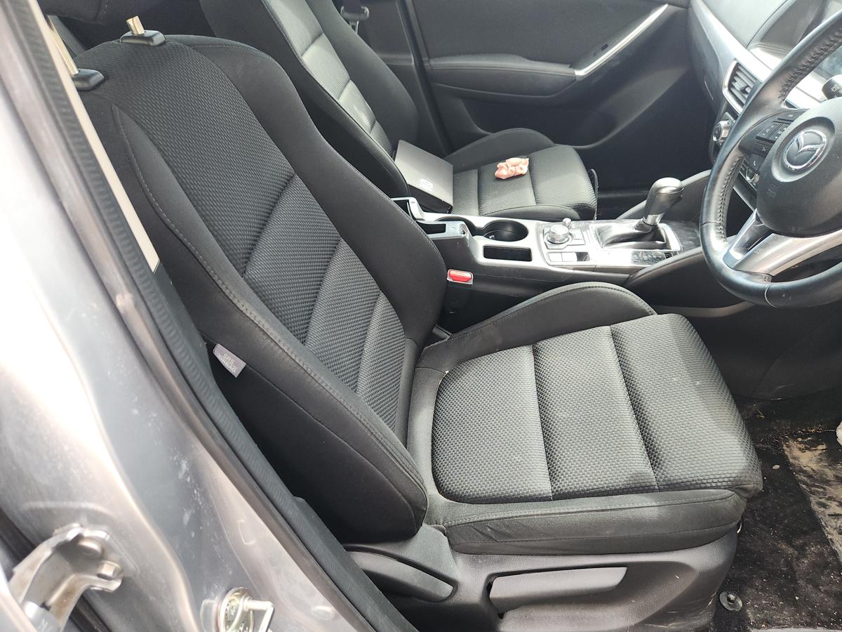 1000943421-Front Seat Right