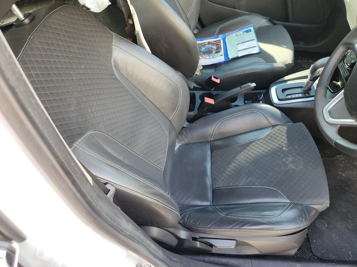 1000944211-Front Seat Right
