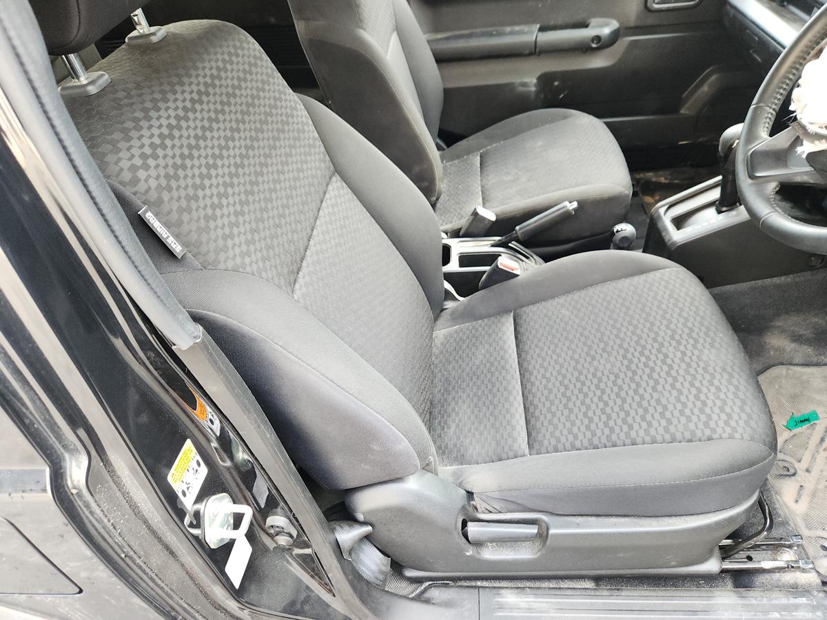 1000945492-Front Seat Right