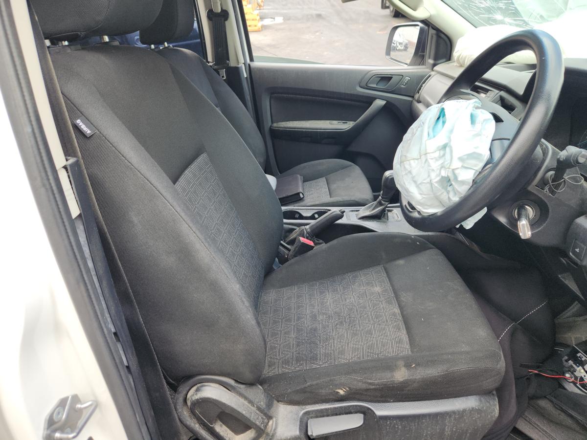 1000945391-Front Seat Right